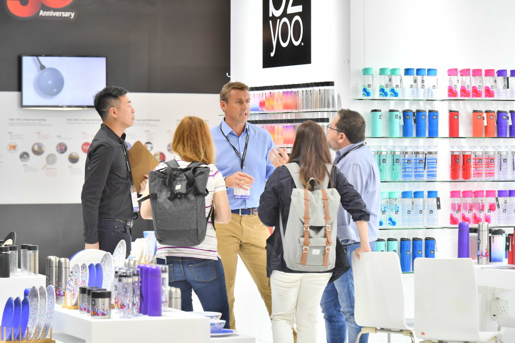 Above: Discussions at the Hong Kong Houseware Fair.