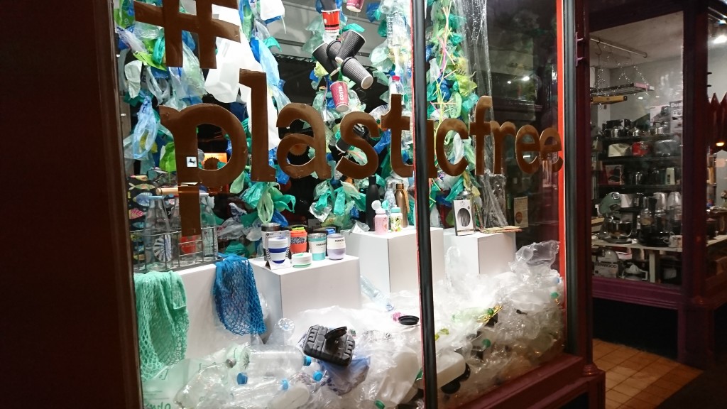 Above: #PlasticFree was, according to The Woodbridge Kitchen Company co-owner Paul Venediger, “one of our easier to execute windows but it created a lot of attention and it was especially impactful when backlit in the evening.”