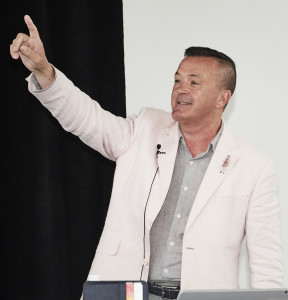 Above: Phil Pond of Scarlet Opus delivering one of his popular trend talks at Exclusively 2019.
