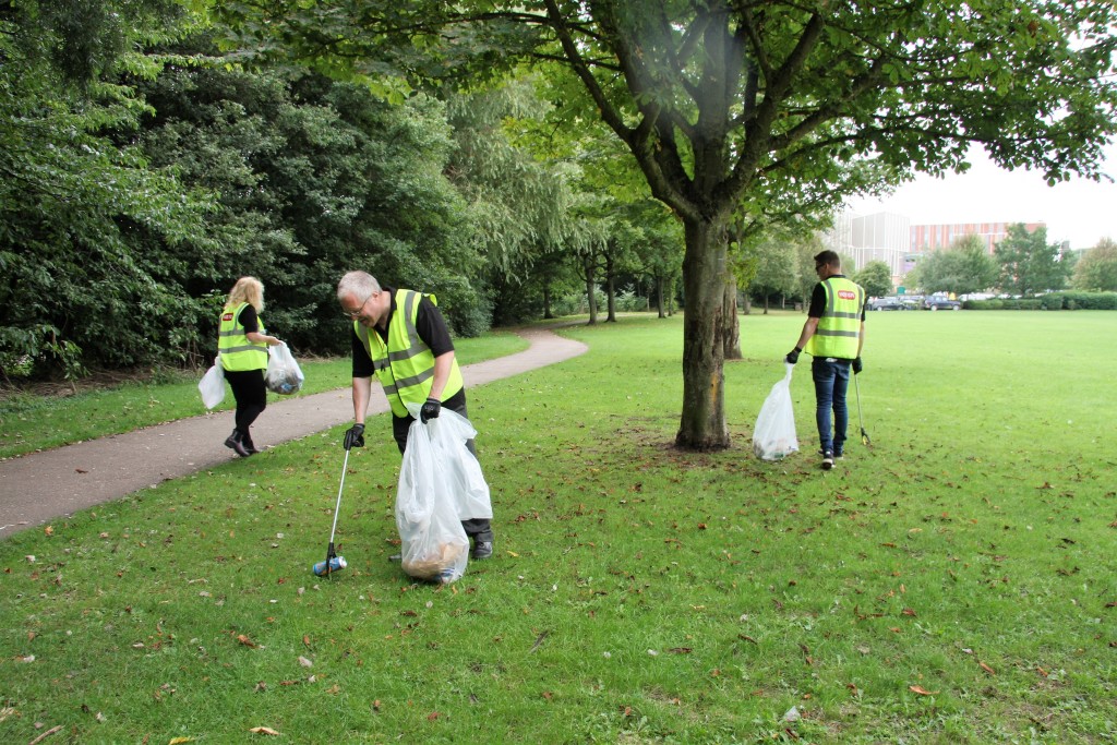 Above: Litter picking near Keter’s manufacturing site in Banbury.